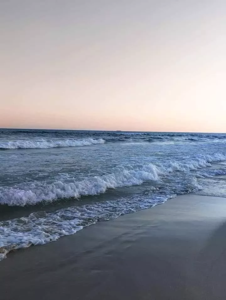 I can hear the sound of the sea just by looking at this picture 🌊❤ posted by NasmaKhaled