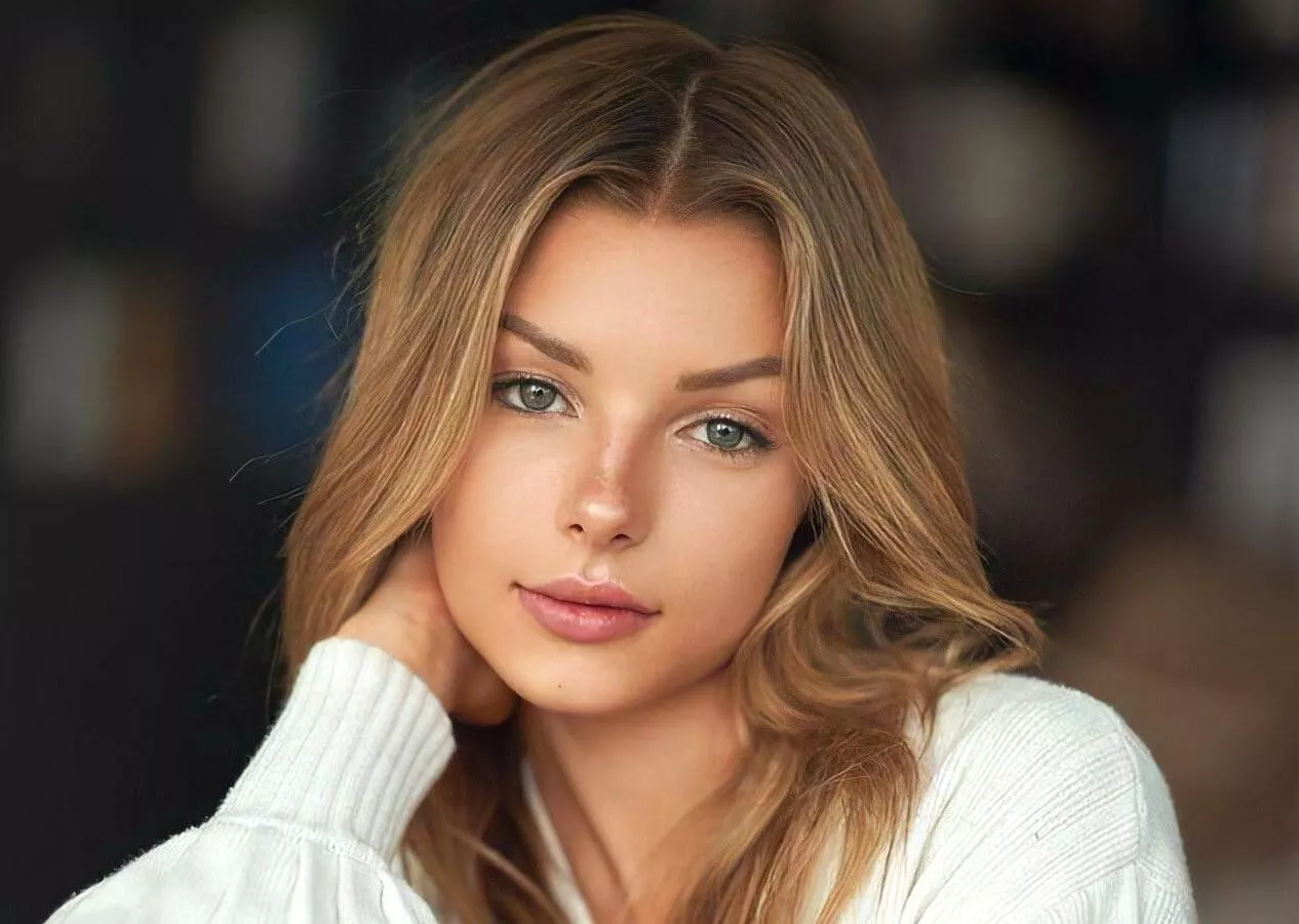 Madi Teeuws posted by qwer5r