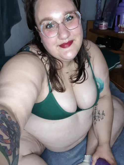 My bra barely fits 🤭 by SpaghettiPolicy96