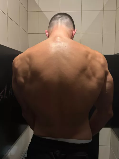 Open wide  by PabloT2024