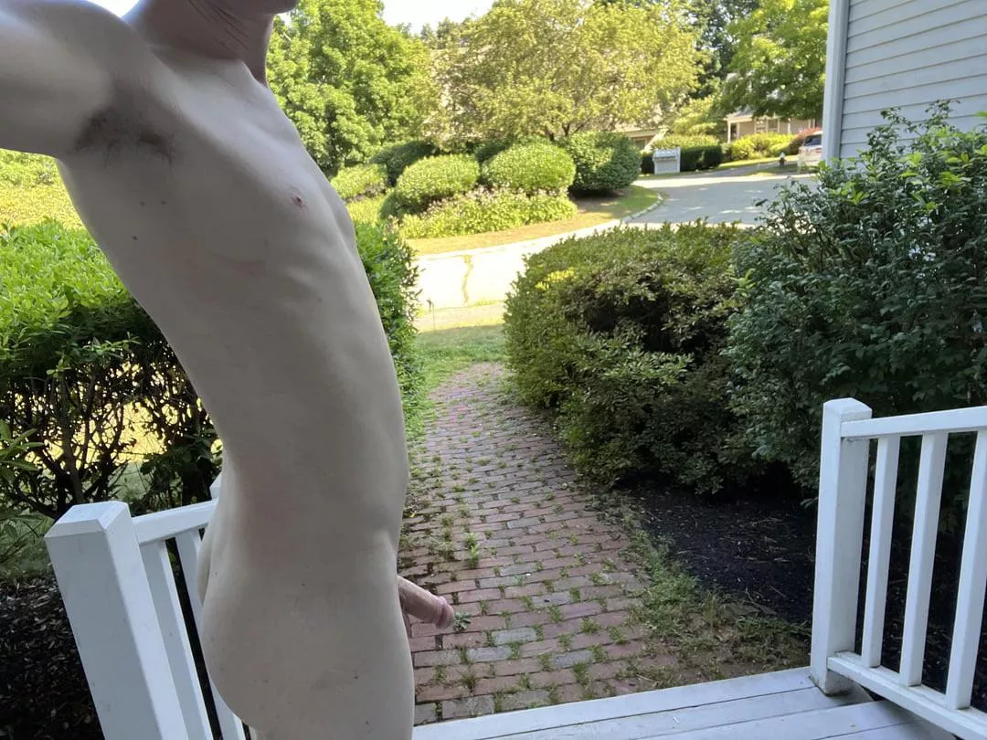 Peak-a-poo! I 👀 you 😉 posted by Hairy_Log6055