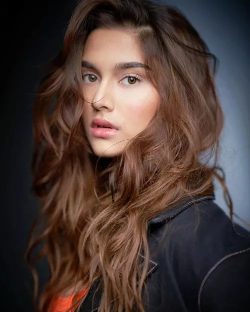 Saiee Manjrekar by sagar9175