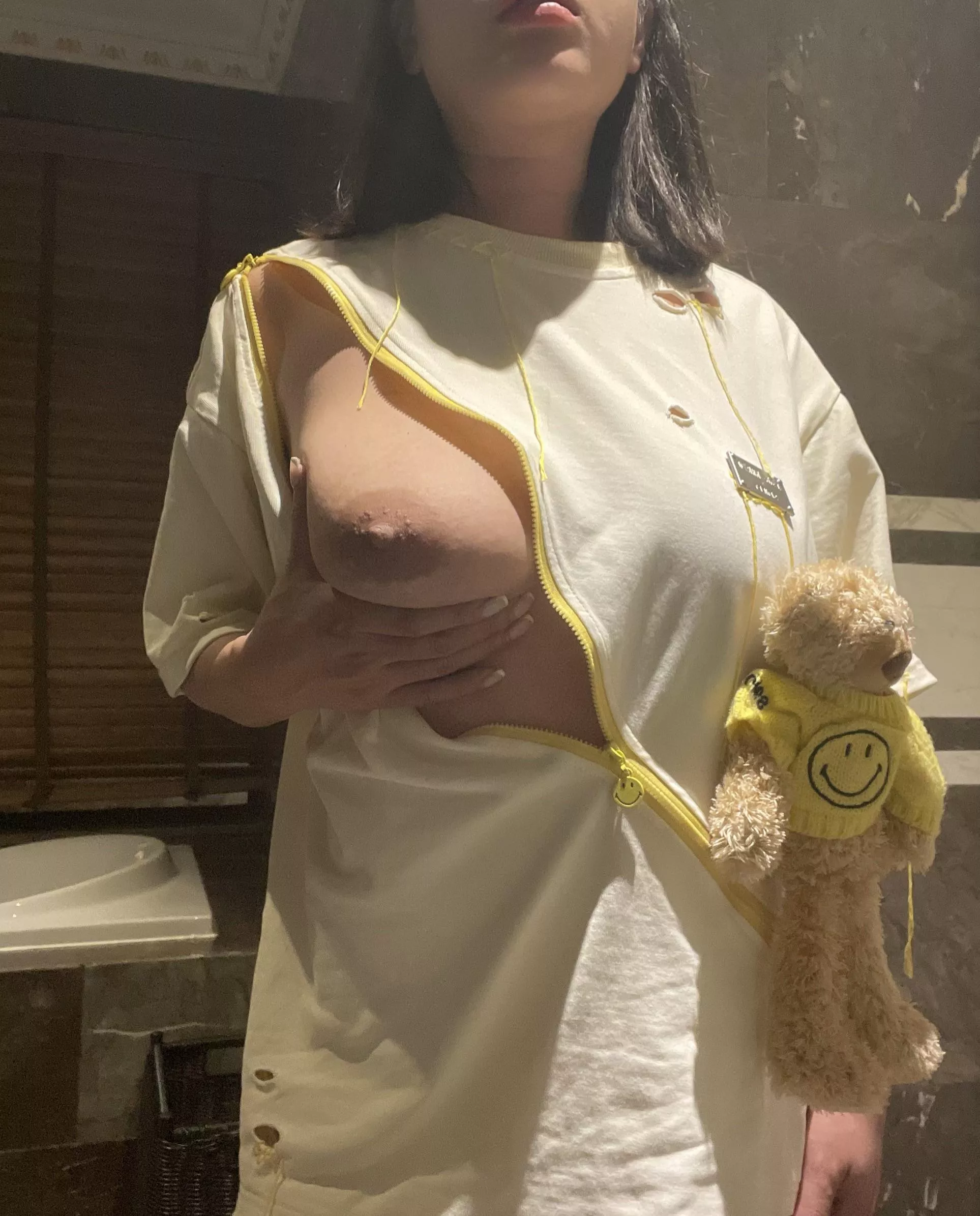 Say Hi to my Teddy posted by Hornymilfphuphu