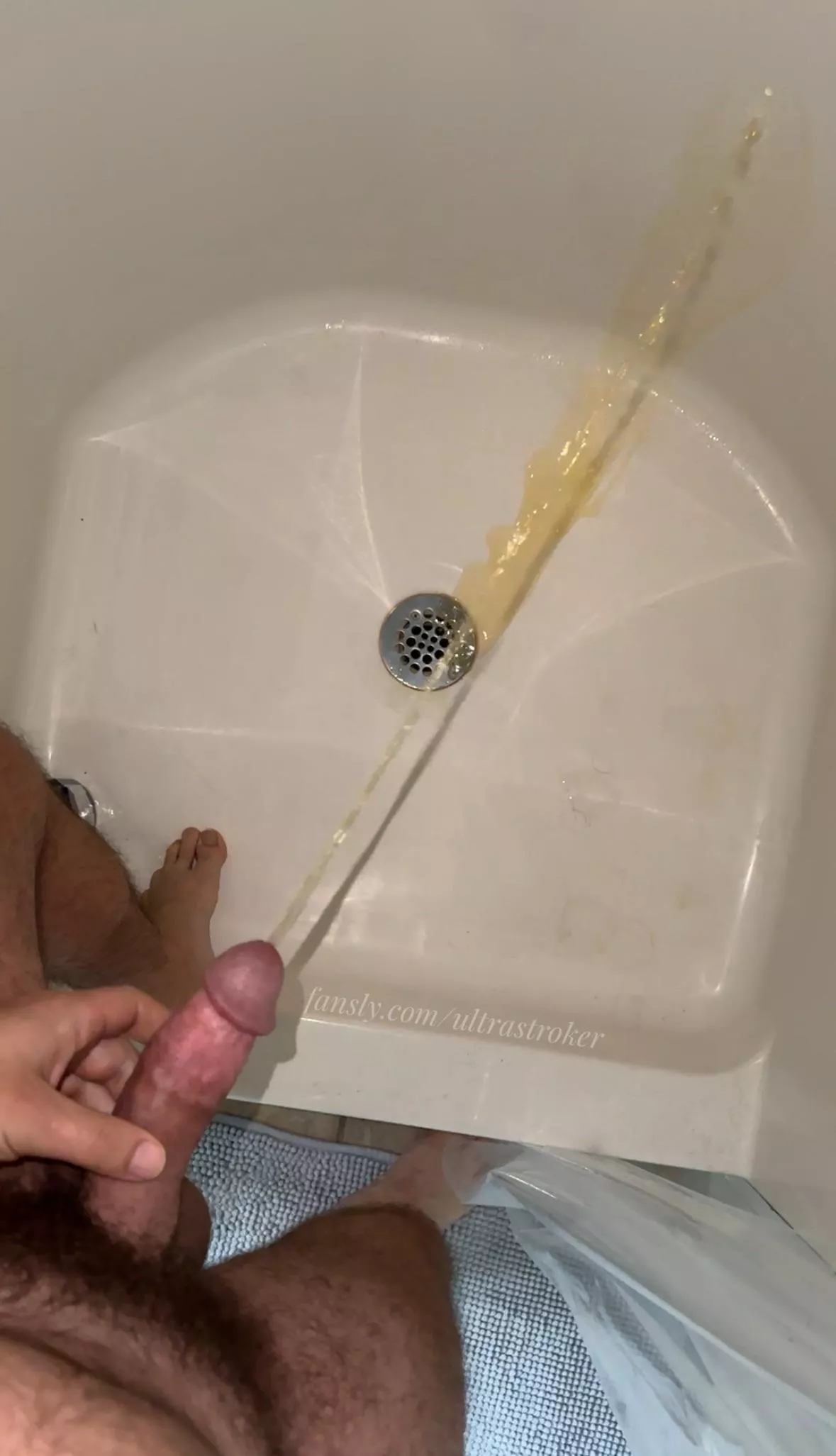 that morning piss always has me moaning posted by TongueMyPlums