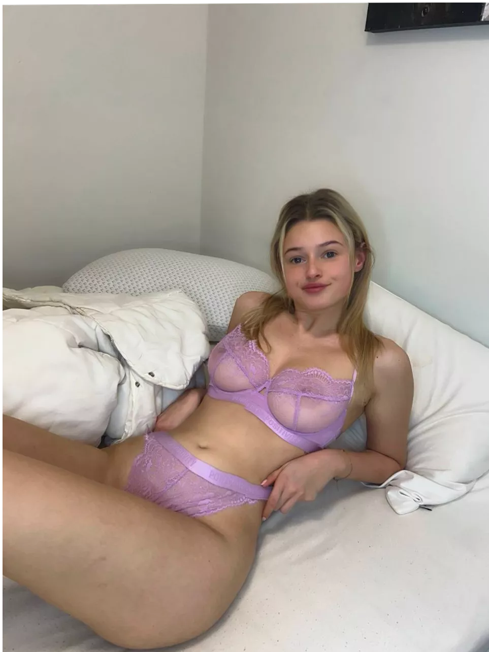 Think they're big for a girl that's only 4'9? posted by southwesterlyill