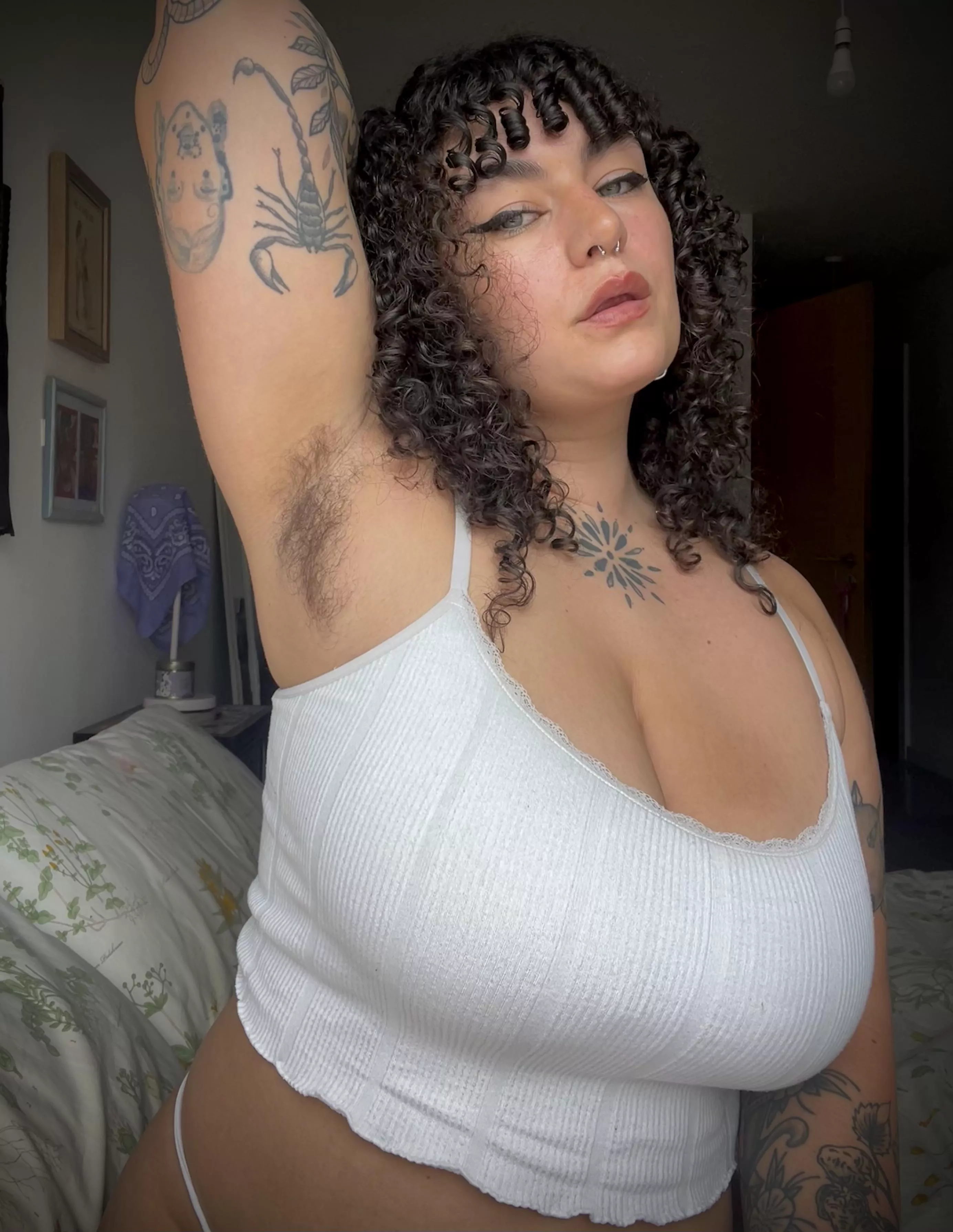 worship my hairy armpits loser  posted by heather_subx