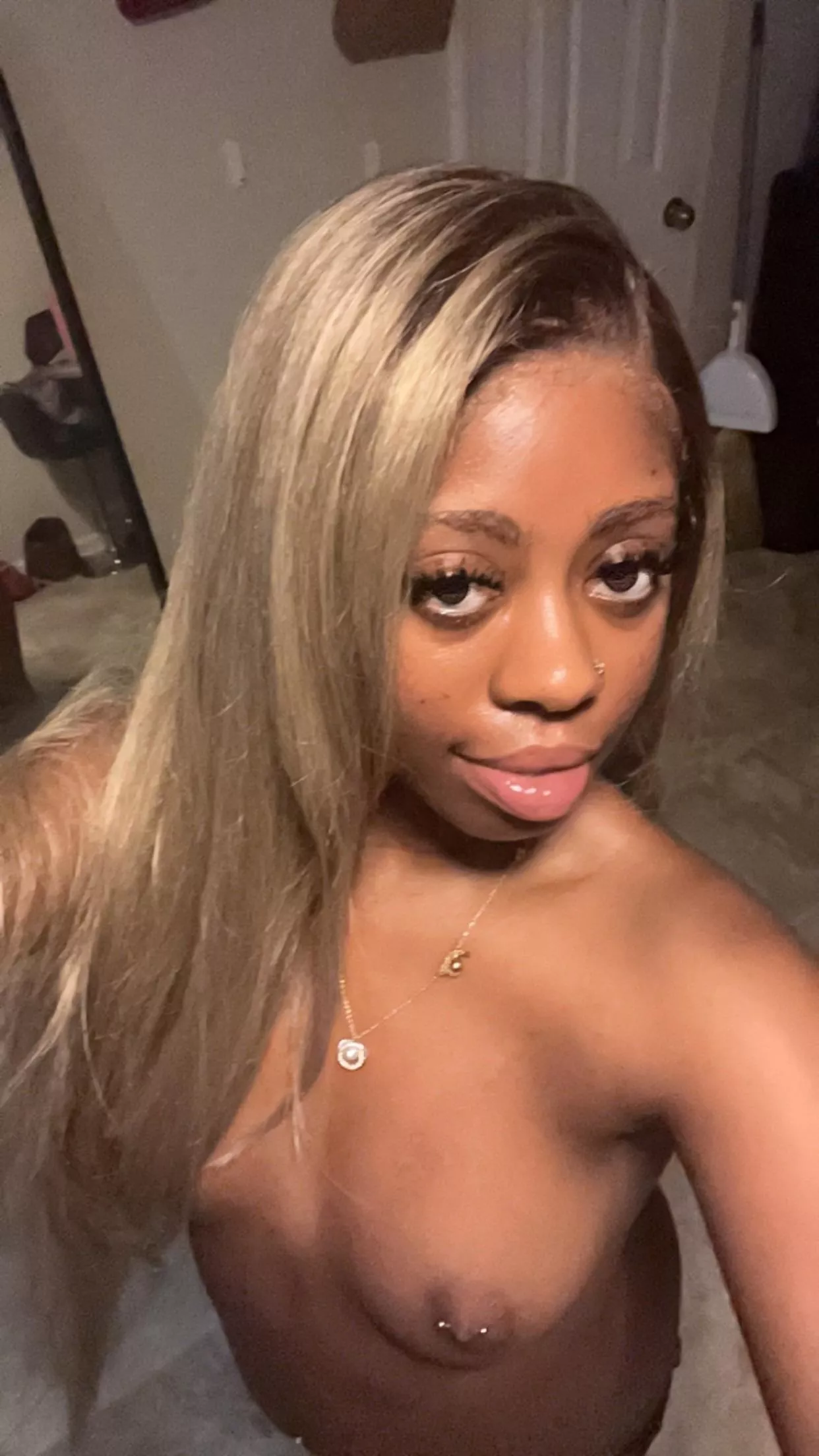 You like my new hair color babe  posted by Acrobatic_Rip1121