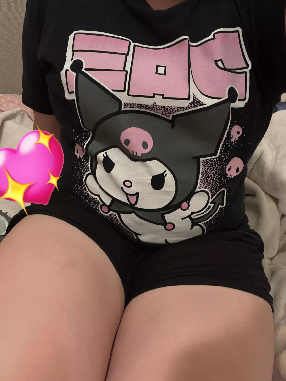 chest pump + big shirt = fake waist 👍 posted by cherry-filling