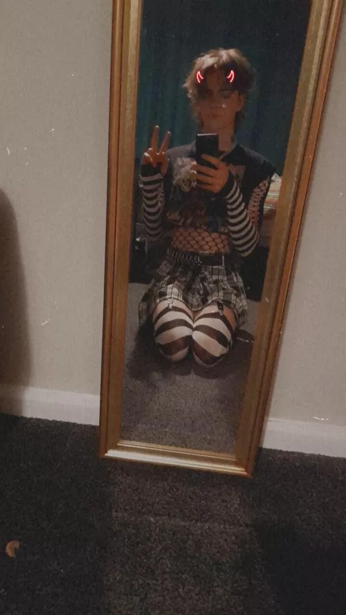 Fav outfit rn :3 by Zr0to