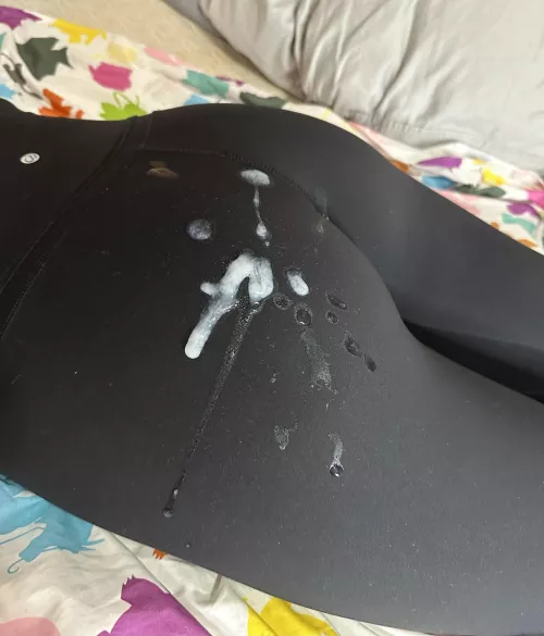 I didn’t expect such a big load on my leggings [18F] by blackbearxo