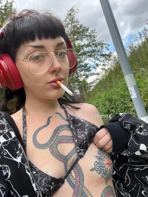 My lips look so good wrapped round a cigarette by bznnii