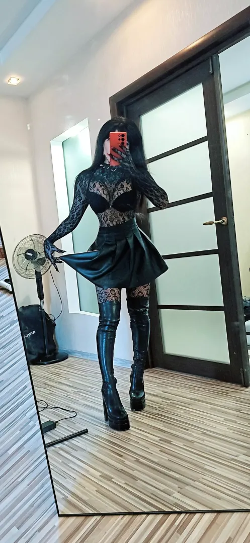You, me, my bed and my heels. Don't keep me waiting [F] by Vampandbeauty