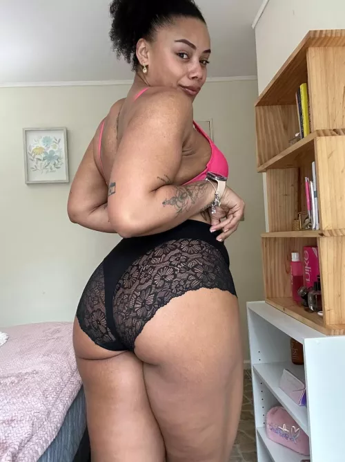 You think I’m a fine ebony  by IvyRoseCheeks