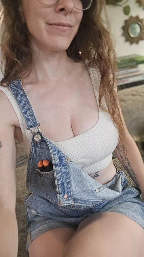 A bit of cleavage while working in the yard 😋 by morningg-sun