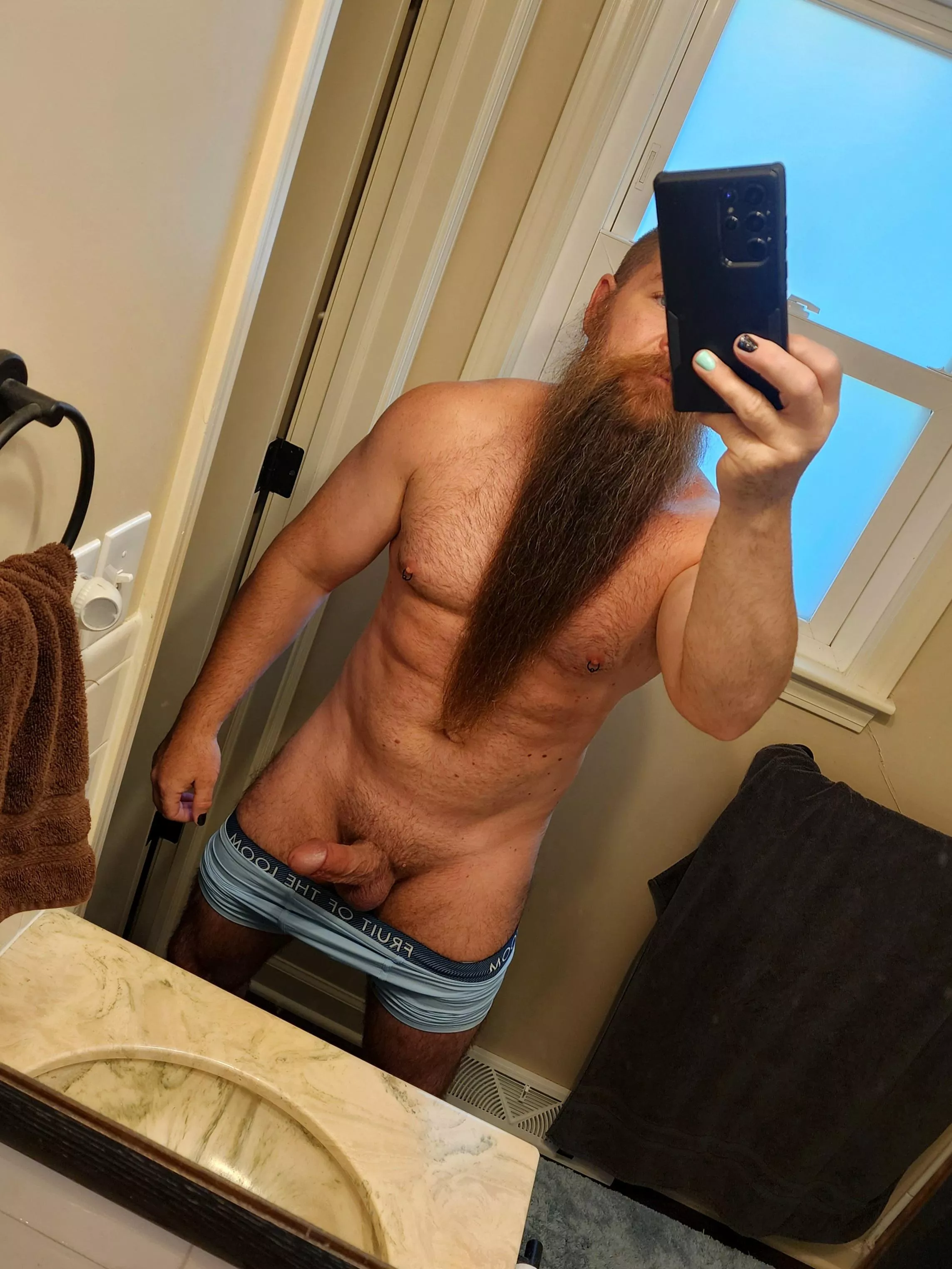 Am I doing this beard and boner thing right? posted by GetMyBeardWet