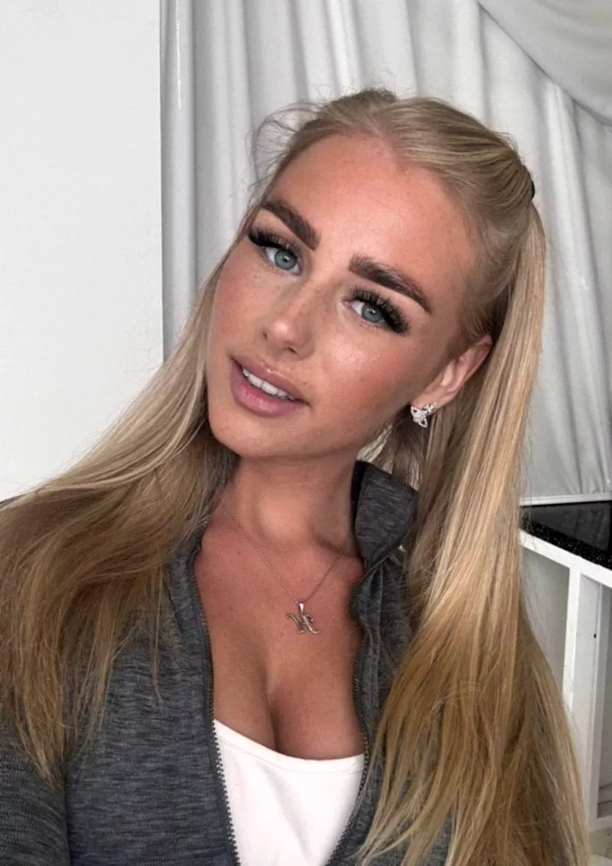 Dressed up for our date posted by ReginaWes