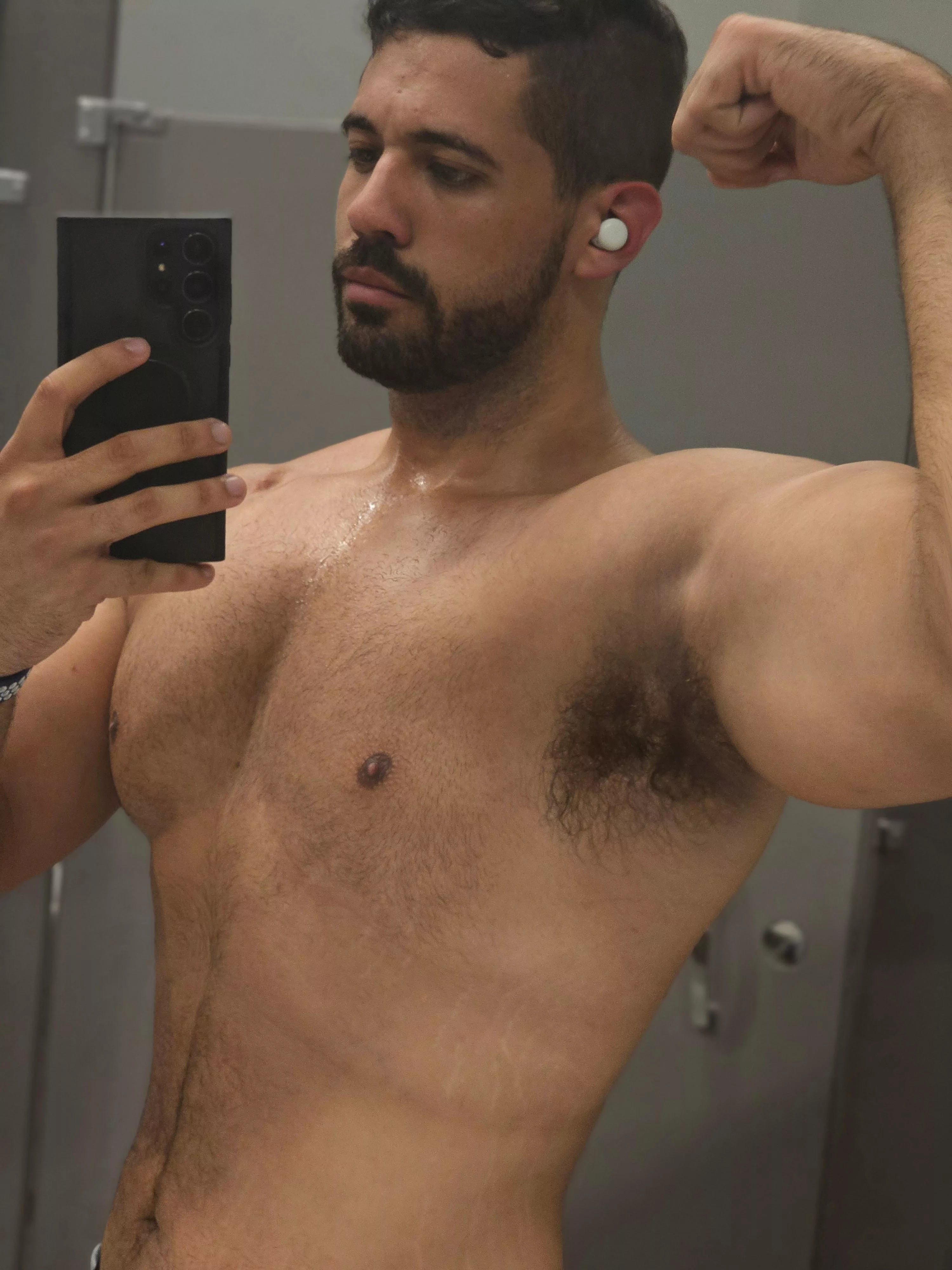 Go ahead and take it all in and worship these pits, like a good boy.  posted by areano23