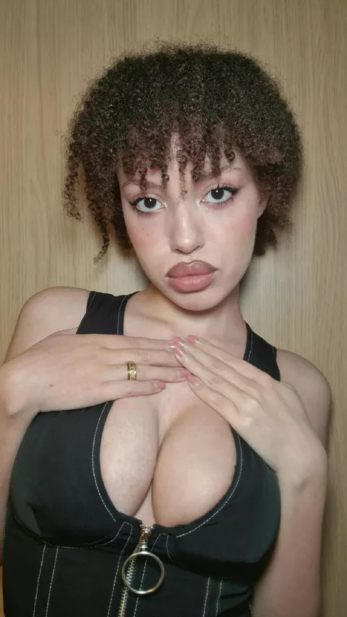 I think I’ll tease the boys at work today by xx-alien