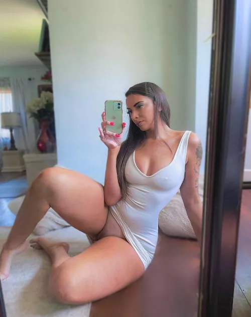 Thick thighs and a sundress >> by HotWetHailey