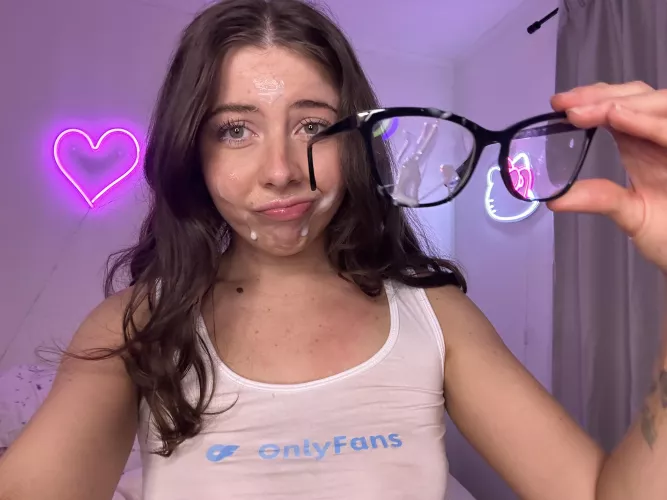 What do you call a girl that receives facials from strangers  by CollaterLDamage