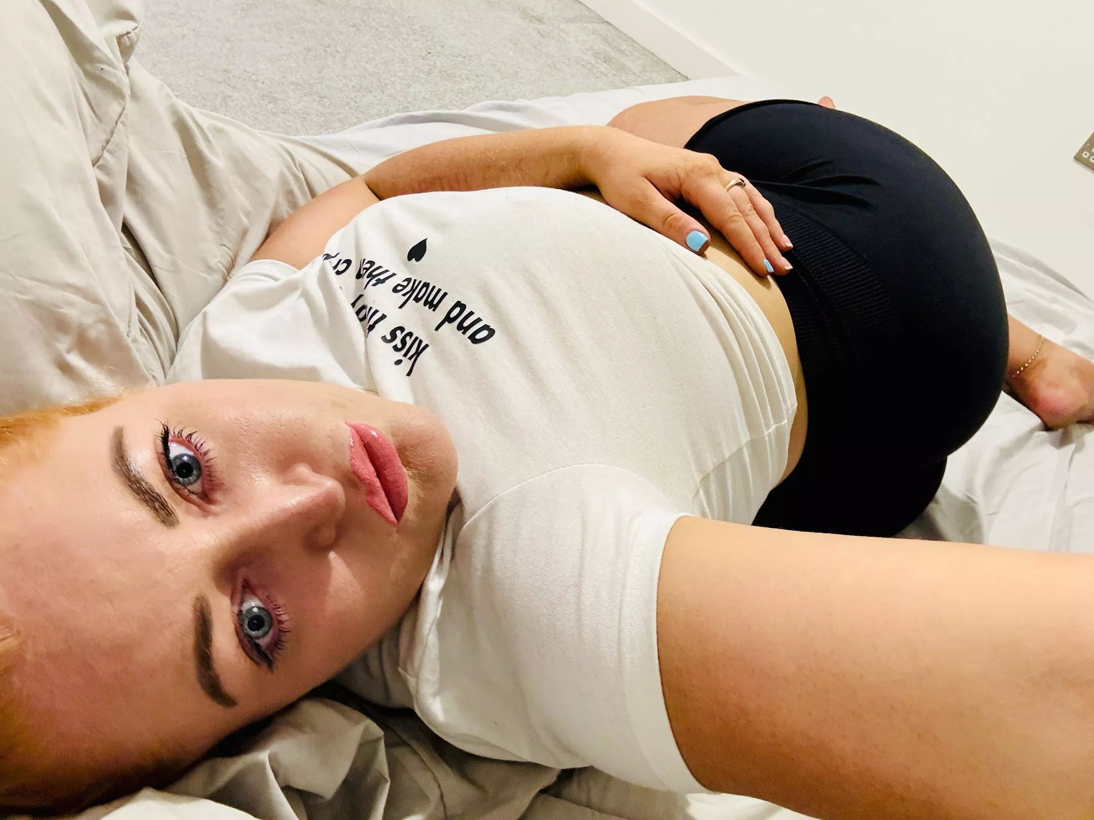 What's the first thing you notices about this photo? posted by ObedientTablespoon