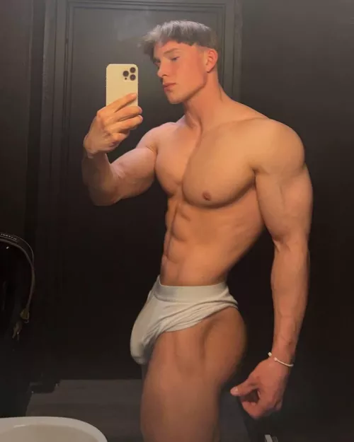 do you like big bodies? by TheOnlyBig-Man