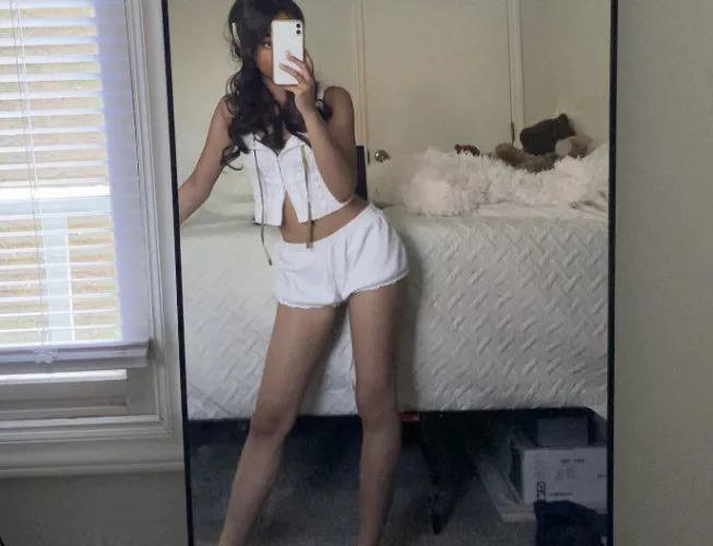 feeling cheerful todayyy by TinyMeaniePotato