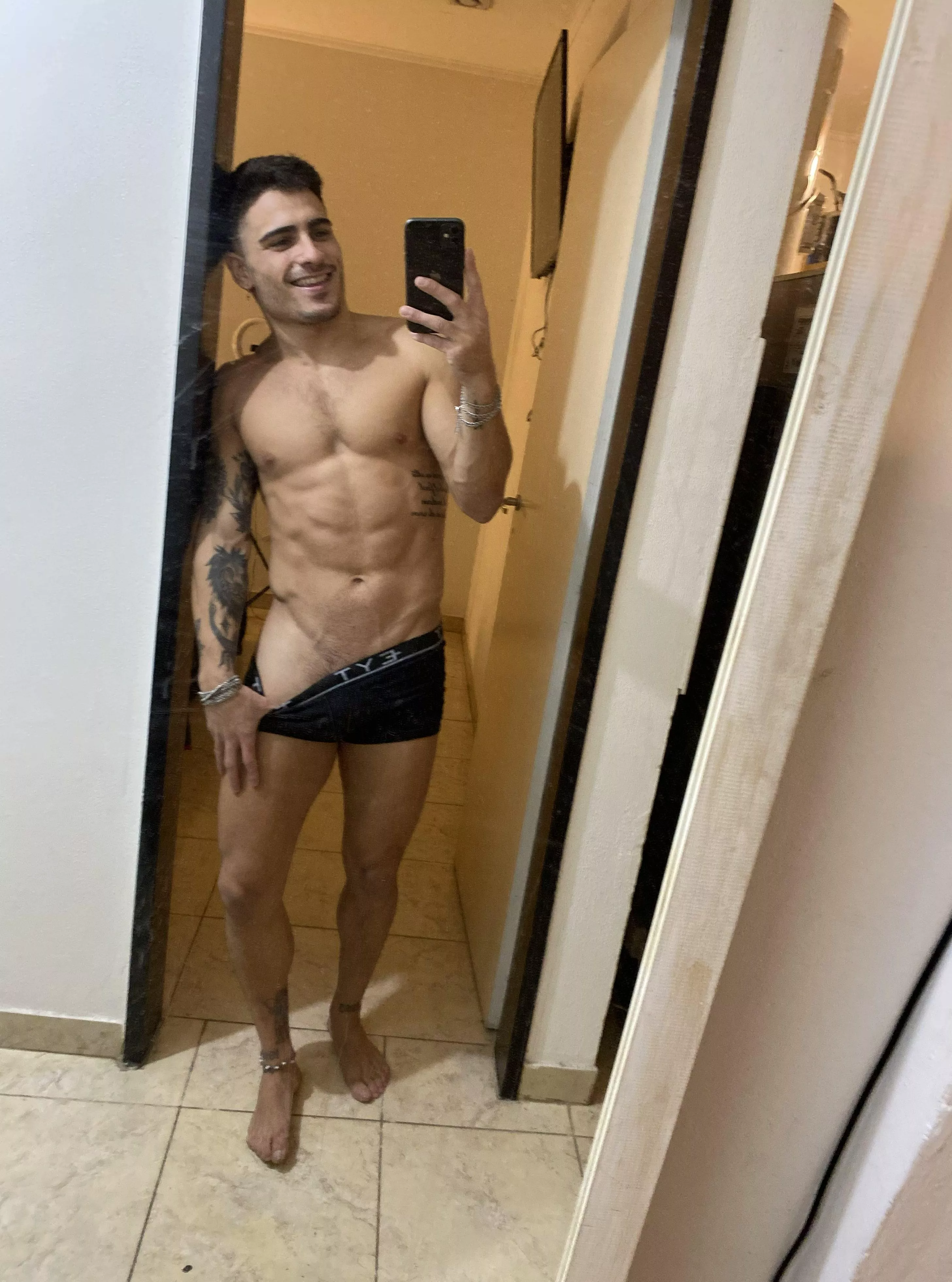 Feeling hot and sweaty after practice, want to help me? posted by KingOliverXOXO