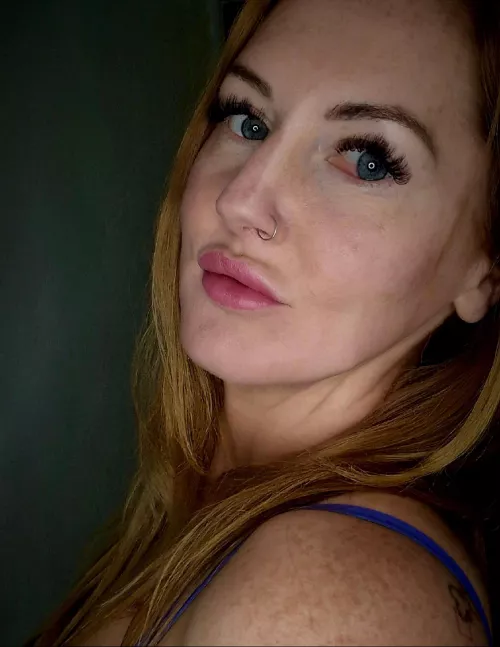 Freckly shoulders [IRTR] by clarrisacrystal