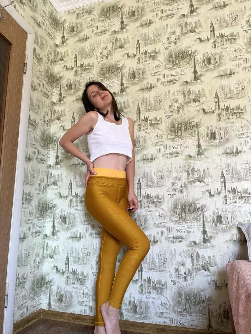 I'm in love with this color of leggings by Pretty-Two-4141