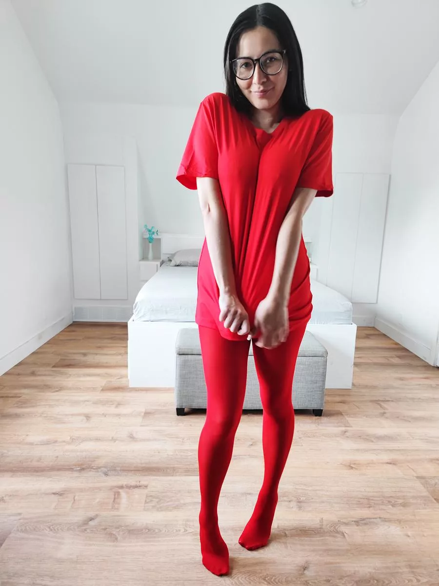 Oops no skirt posted by HelloSweetAly