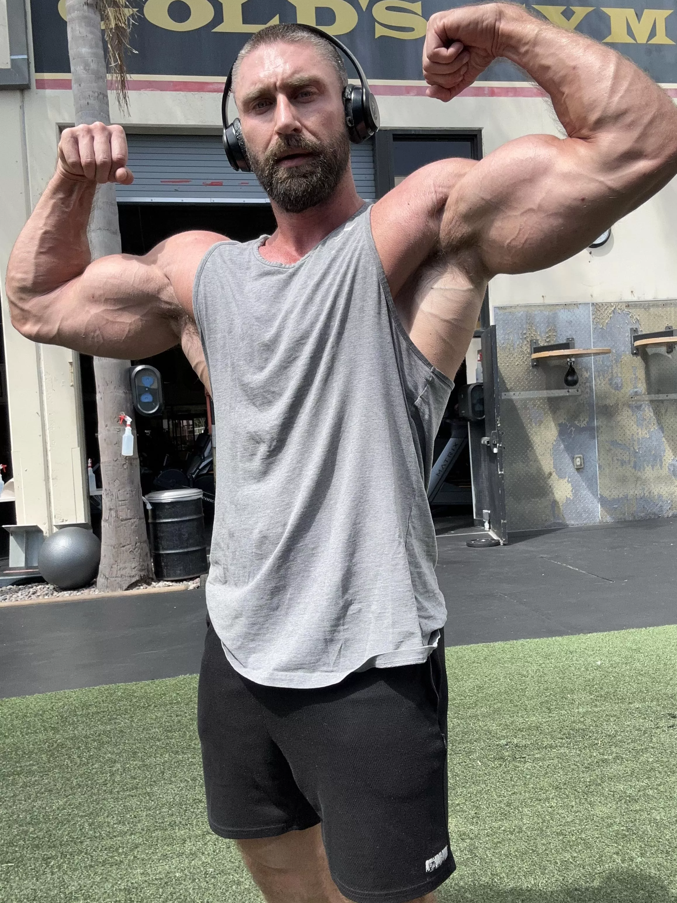 Veiny  posted by onlygainzsteve