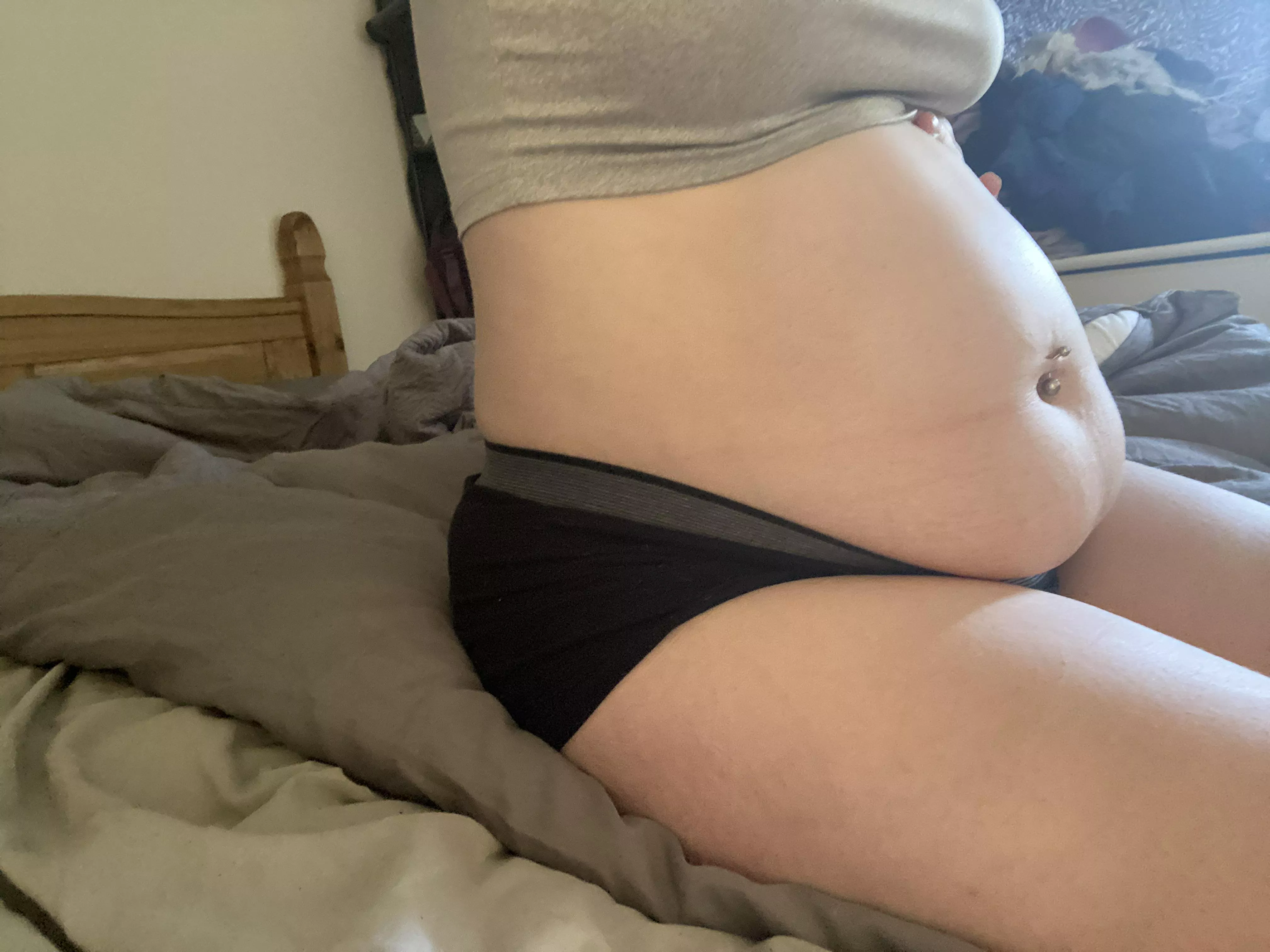 Who wants to do a online feed 🤪 posted by big_belly_emma