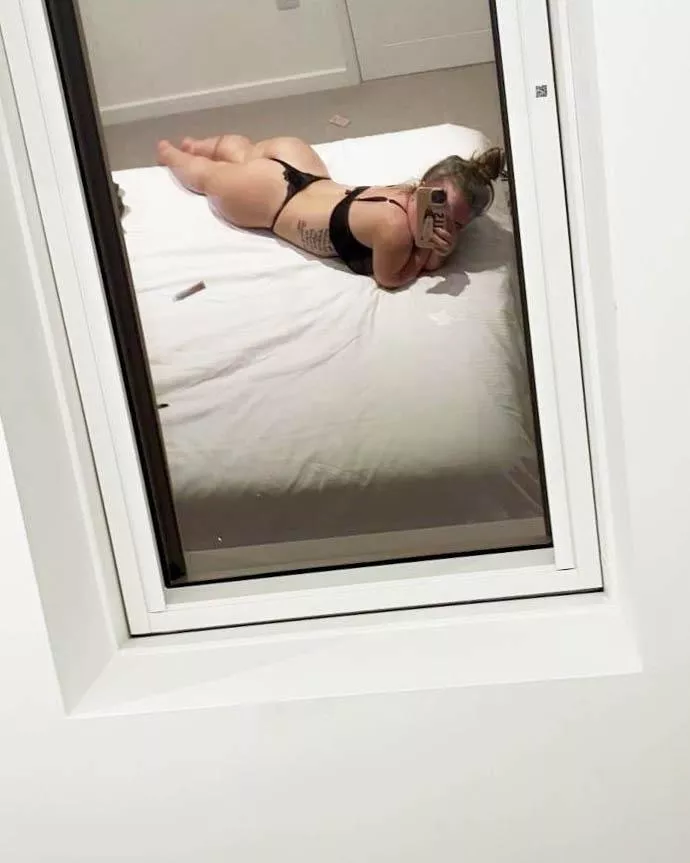 A dwarf girl like me enjoys taking selfies in the mirror posted by LuminousLeopardk