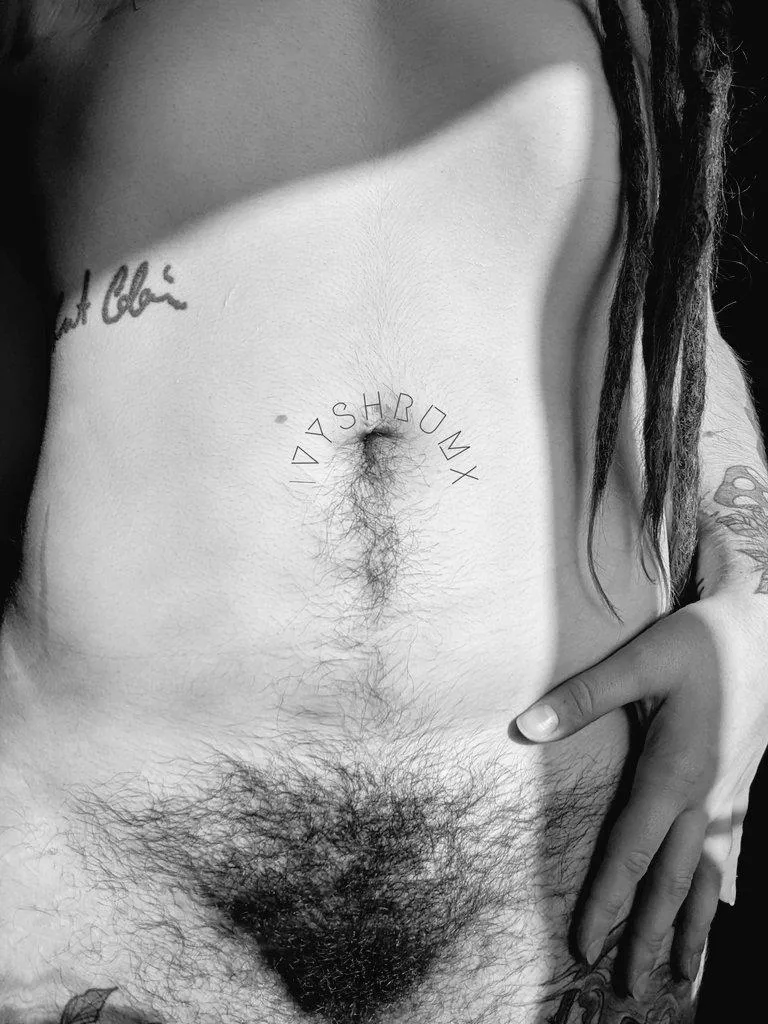 B&W bush hits different 🤍🖤 posted by IvyShrumxxx