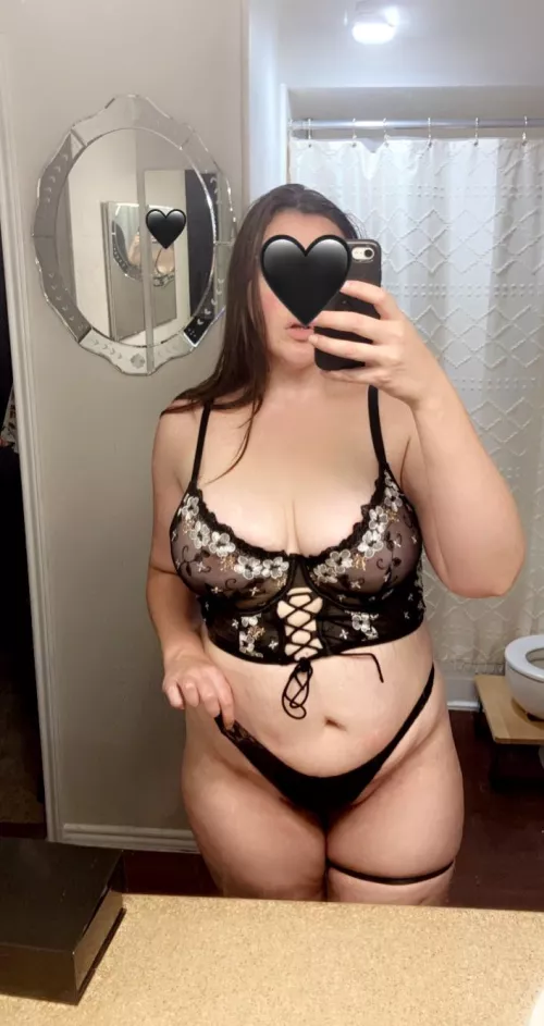 Chubby girl by elainerosebk