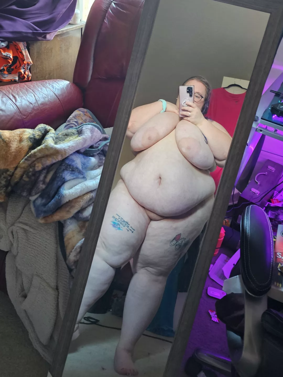 Crunchyroll and fill my holes  posted by Dependent-Ad7486