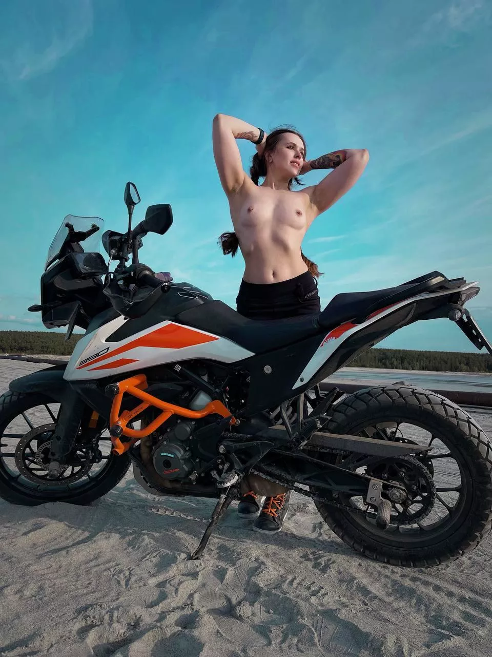 Enjoying the ride and this unforgettable view posted by bellaamoax