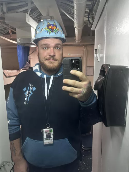 Had to stop and take a selfie. Can some of us blue collar bros get some appreciation.  by Ok_Association1546