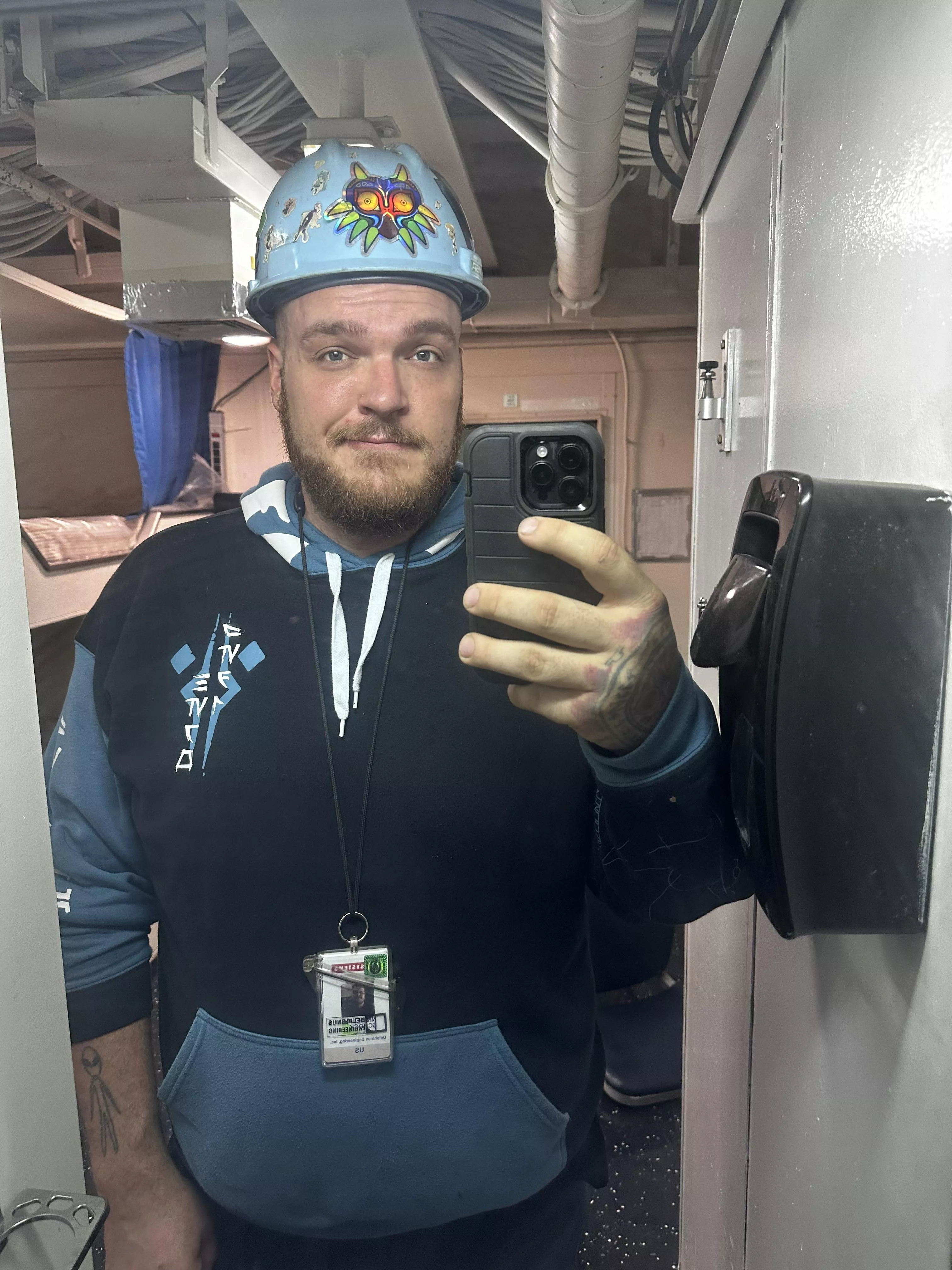 Had to stop and take a selfie. Can some of us blue collar bros get some appreciation.  posted by Ok_Association1546