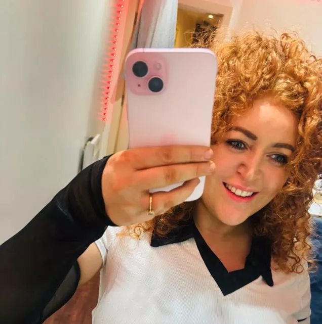 haha my phone looks bigger than my head posted by ObedientTablespoon