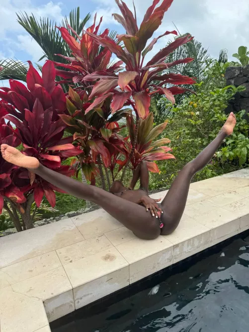 I hear you like flexible girls - true or not by traceycindyxxx