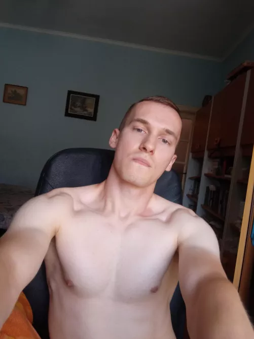 I used to think I had an ugly face but recently it might be getting better. What do you think, bros? by spacehamster995