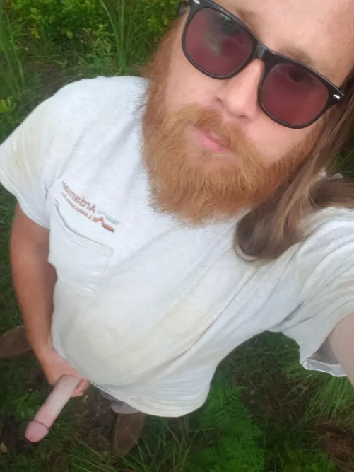 Scrolling through reddit while bored at work.. would you entertain me? by Negative-Effort-8338