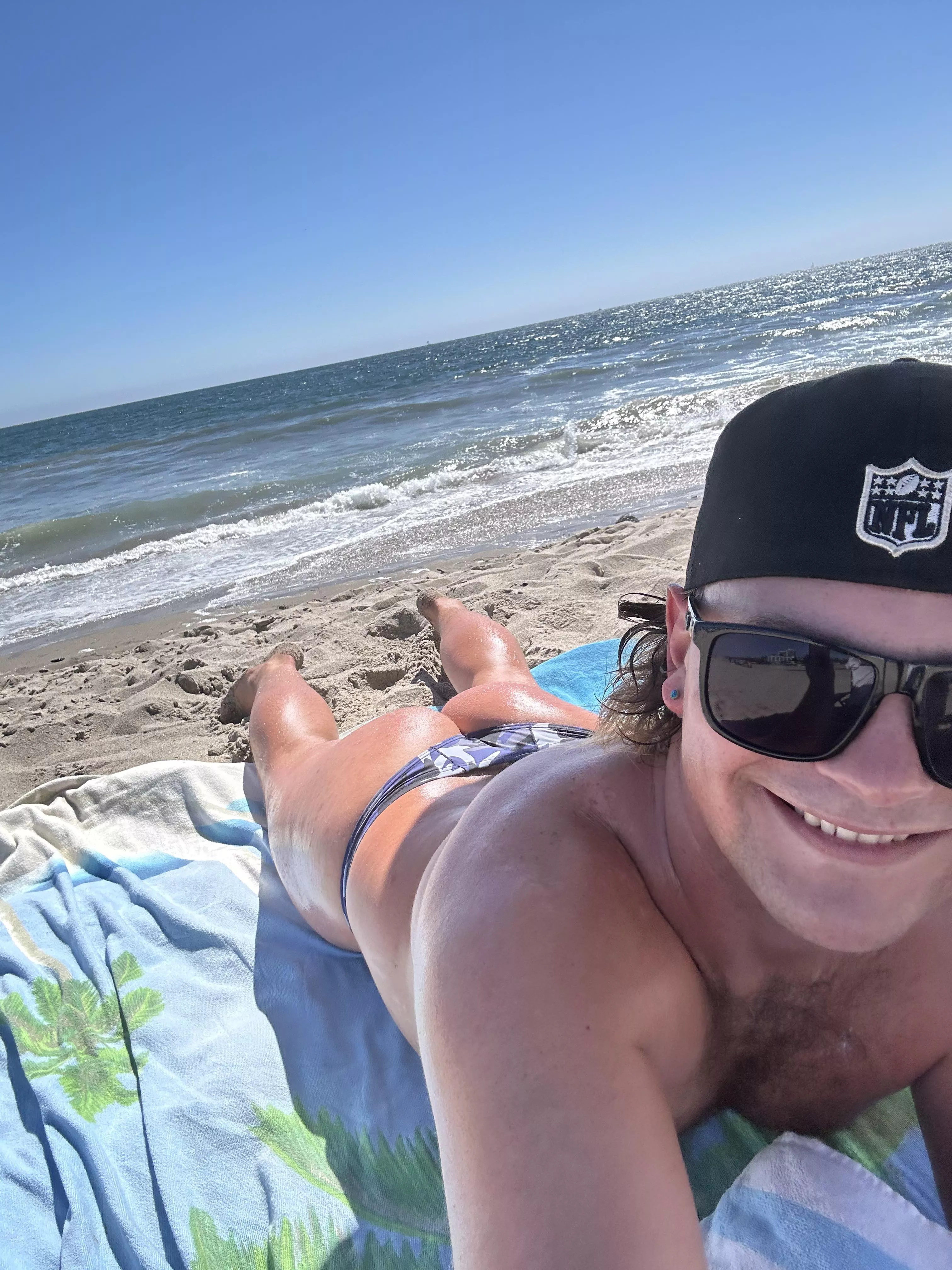 West LA thong lover 😍 🩲 posted by LividCredit5698