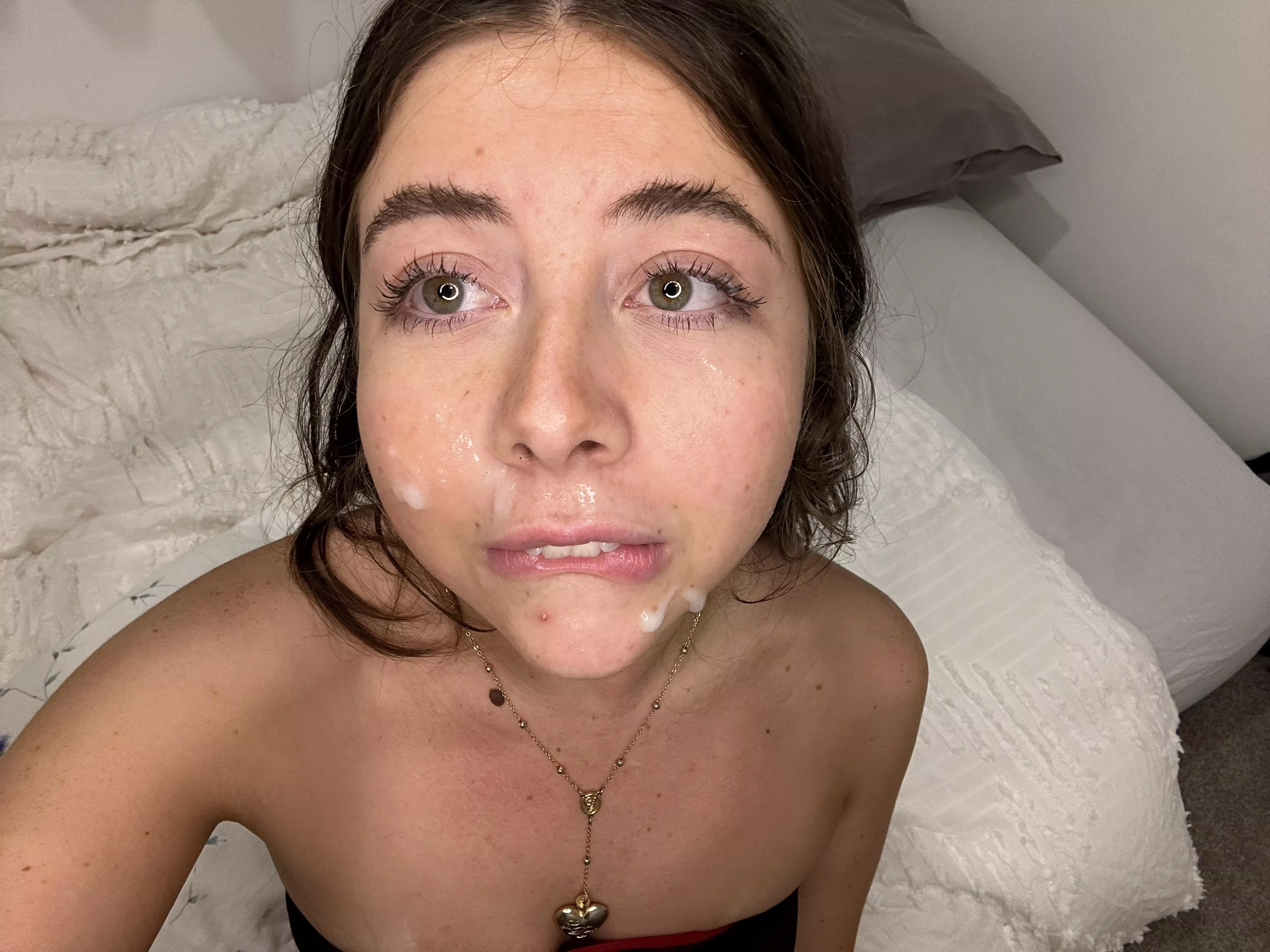 What do you call a girl that receives facials from strangers posted by CollaterLDamage