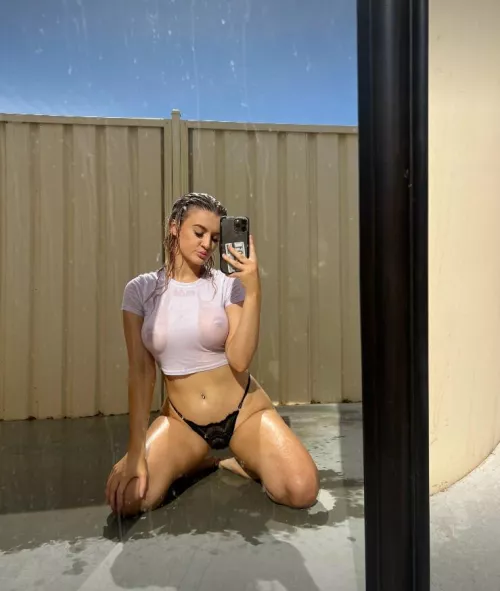 When you see an 18-year-old like me, what's the first thing that sparks your dirty mind by blonddbunny