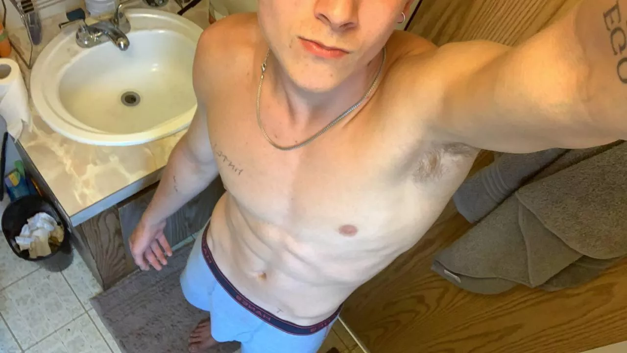who wants to see my 18 year old dick lol posted by tt2_Rayn