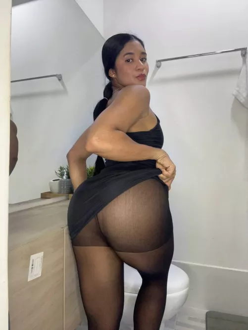 Will you take off my pantyhose for me? by maggiemarina