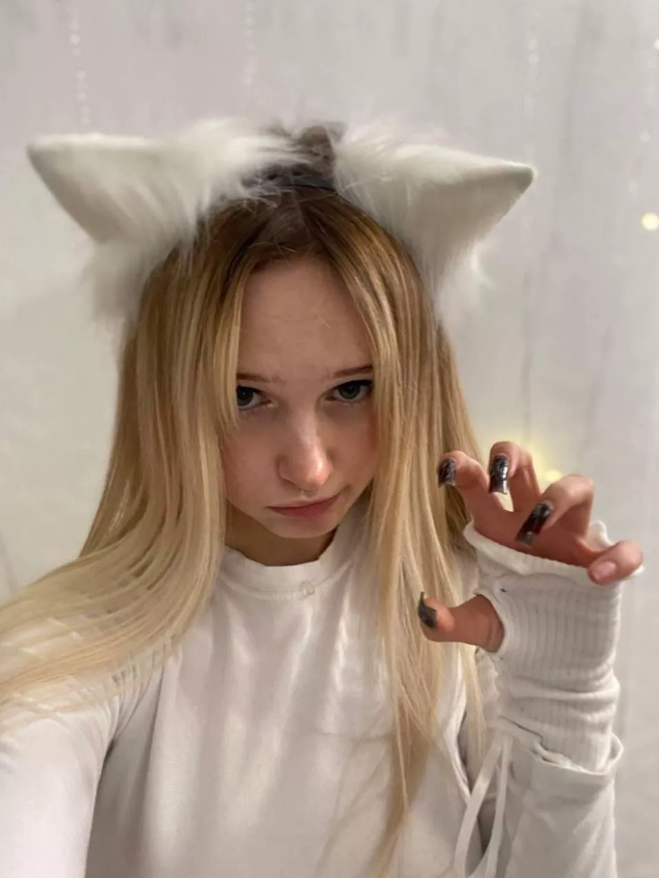 you'd like to spend the night with that cute cat, wouldn't you posted by RadiantDreamGaze